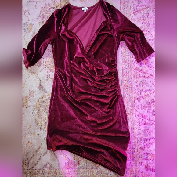 Tobi Wine Velvet Dress Wrap Front - Picture 1 of 1